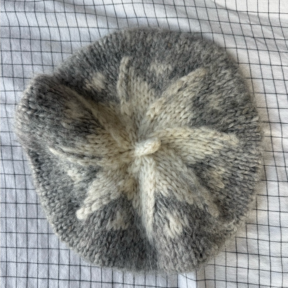 Gray and White Knit Beret